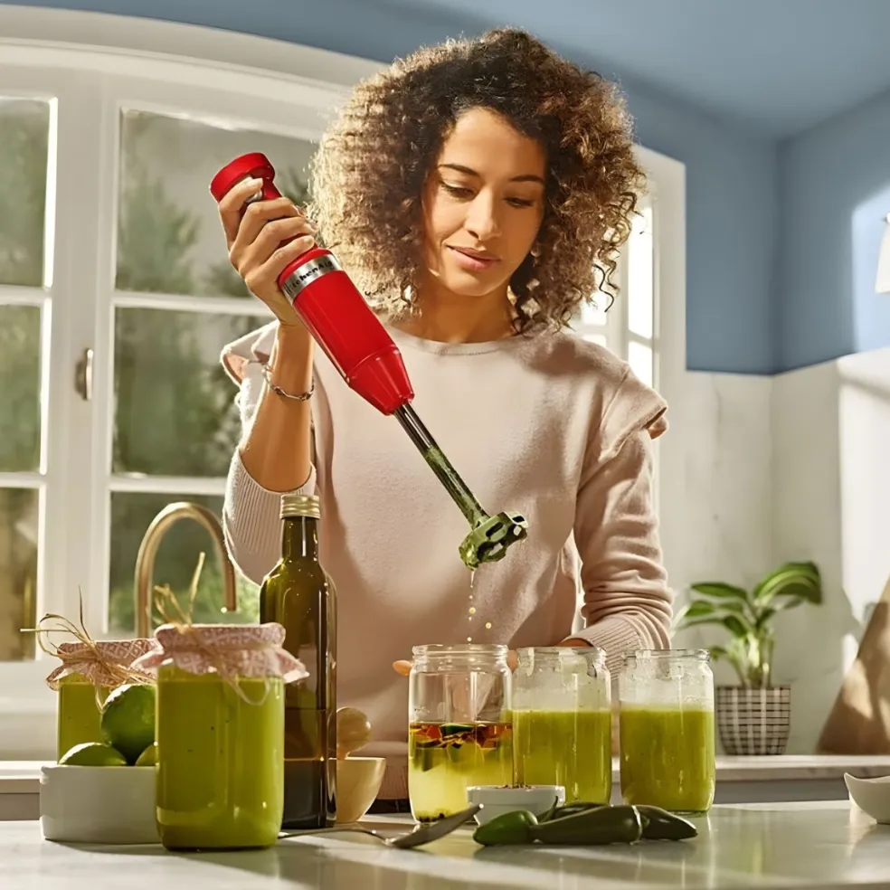 Batidora de mano inalámbrica roja KitchenAid