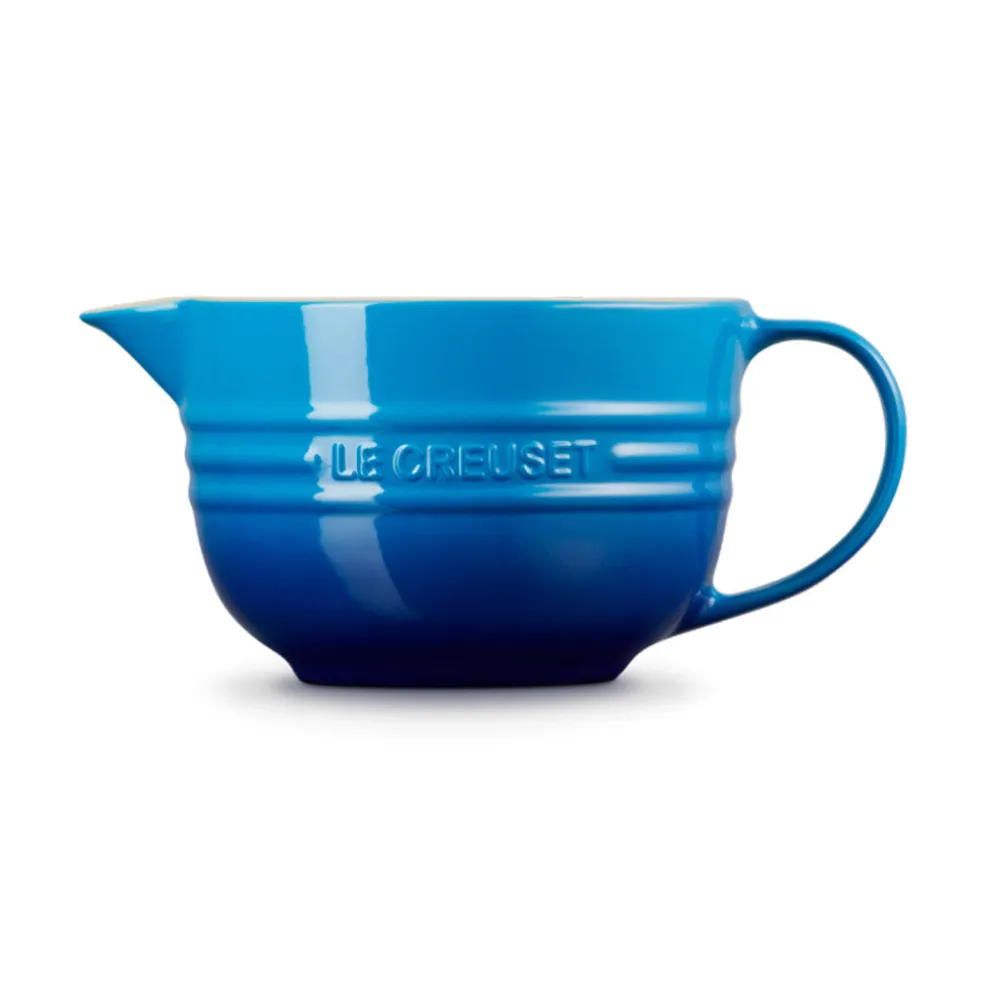 Bol cerámico con asa y pico vertedor de Le Creuset