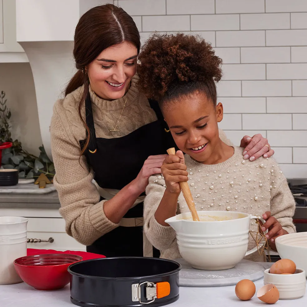 Bol cerámico con asa y pico vertedor de Le Creuset