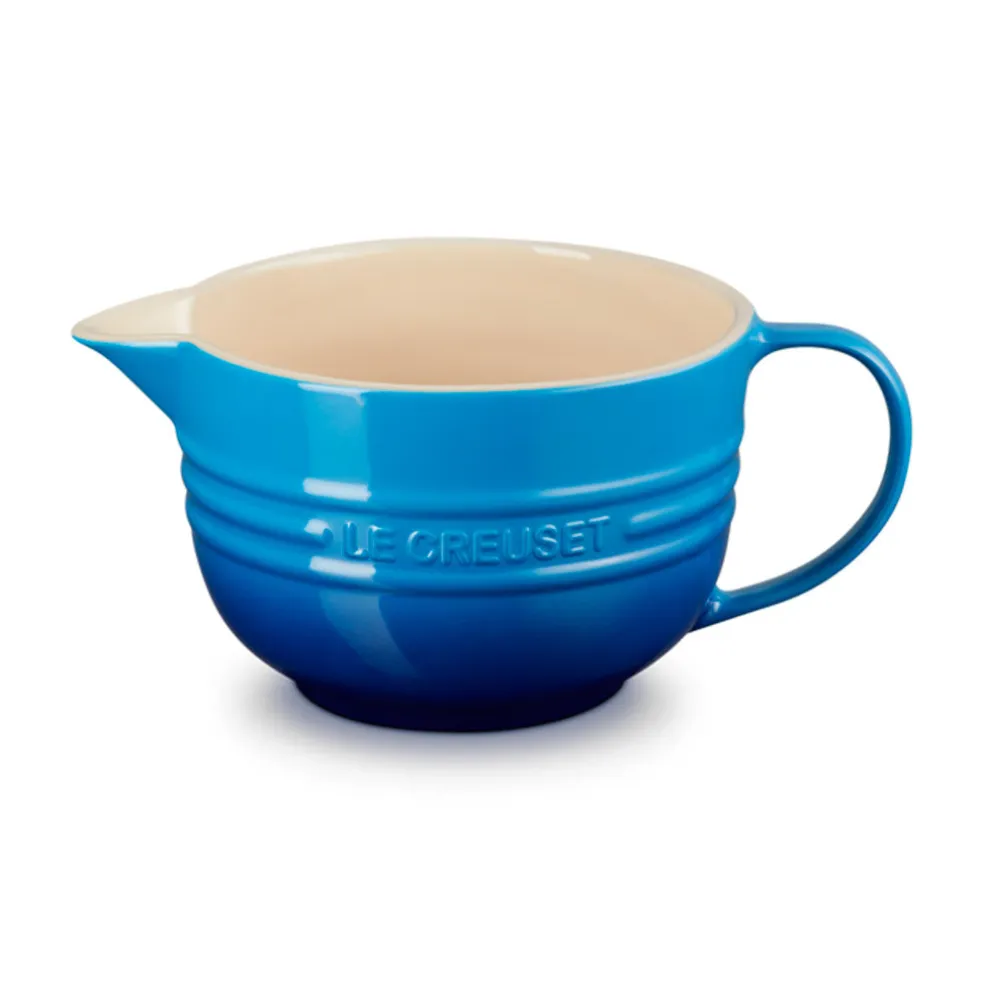 Bol cerámico con asa y pico vertedor de Le Creuset