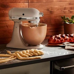 Bol cerámico reforzado con titanio y pico vertedor KitchenAid