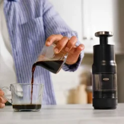 Cafetera portátil manual para café caliente y cold brew Rapid Brewer OXO