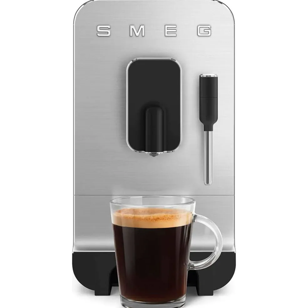 Cafetera superautomática con vapor de Smeg