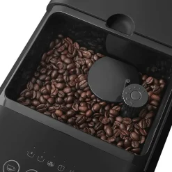 Cafetera superautomática con vapor de Smeg