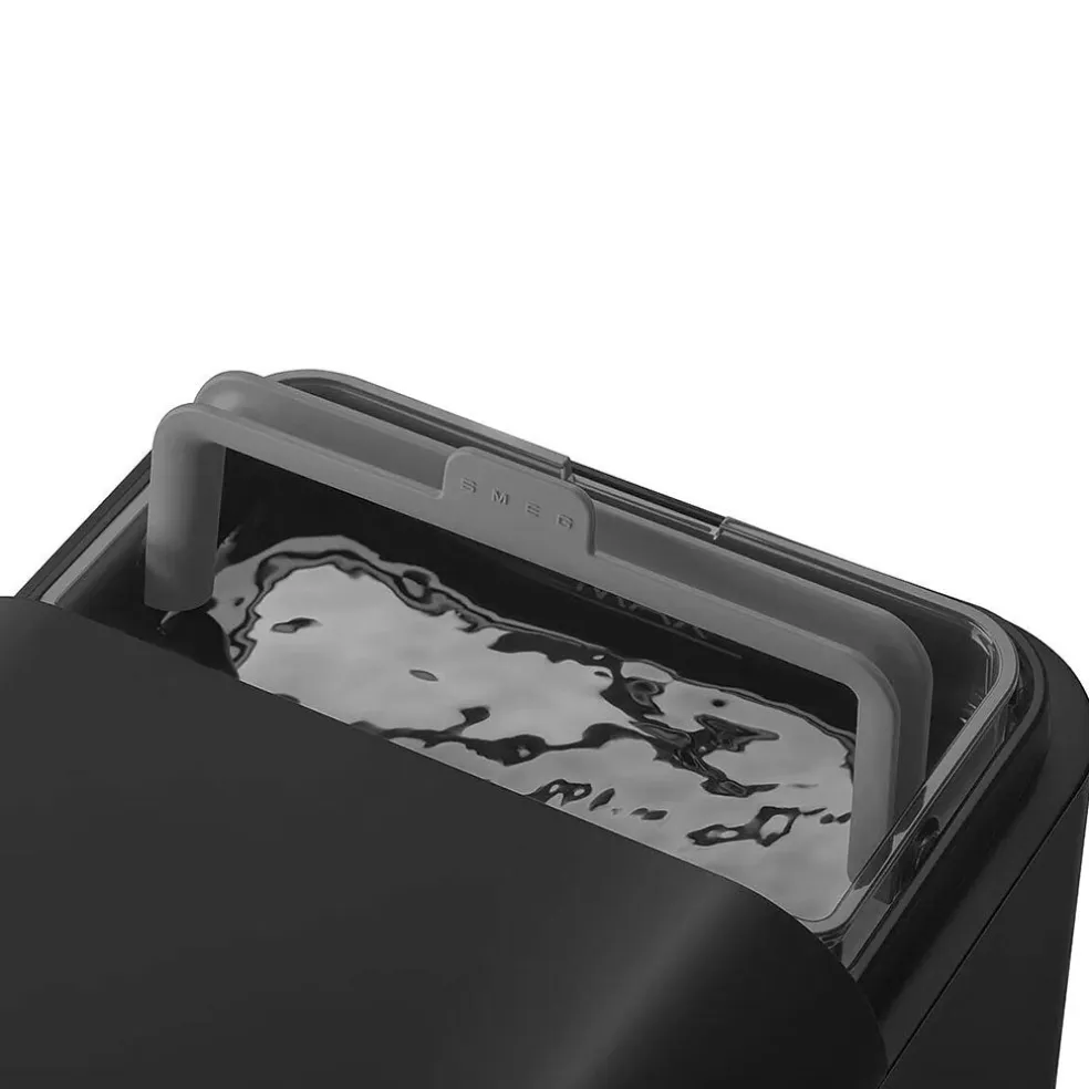 Cafetera superautomática con vapor de Smeg