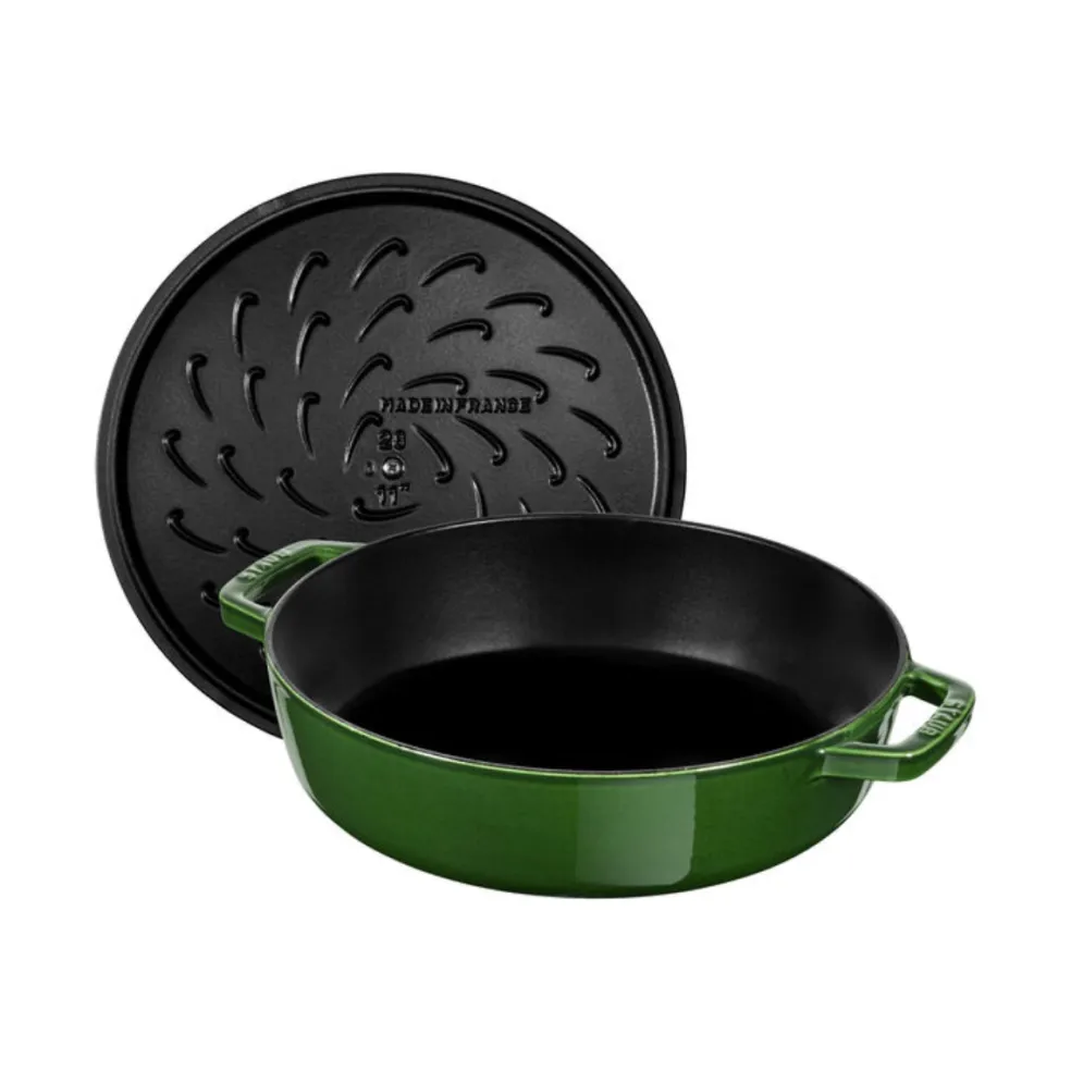Cocotte baja tipo cacerola de hierro fundido Staub