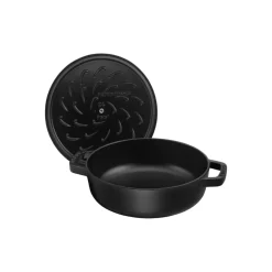 Cocotte baja tipo cacerola de hierro fundido Staub