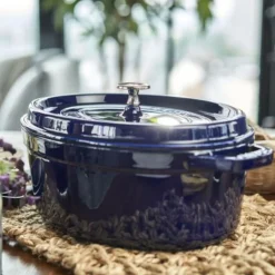 Cocotte de hierro fundido ovalada Staub