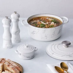 Cocotte de hierro White Marble Le Creuset (Edición Limitada)