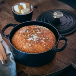 Cocotte redonda baja Signature Le Creuset