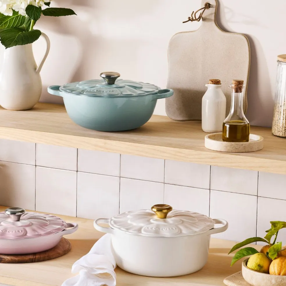 Cocotte redonda de hierro Pétalo Le Creuset