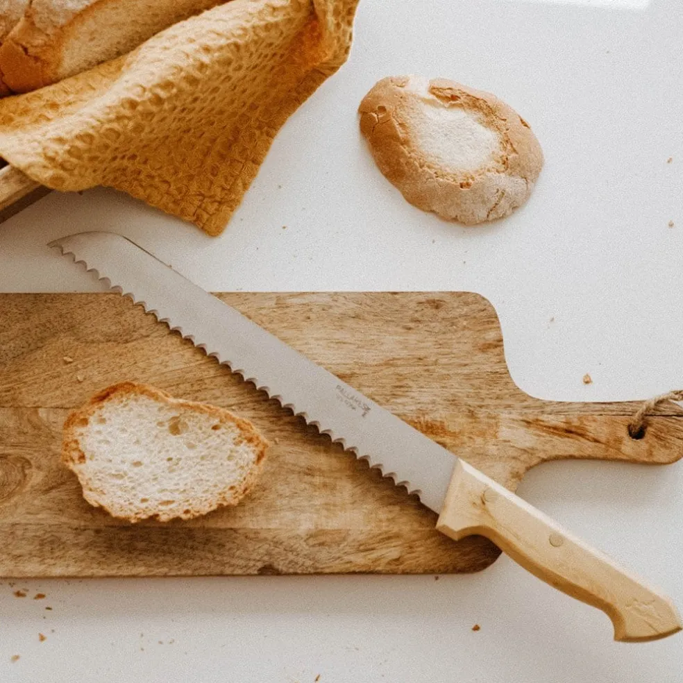 Cuchillo de pan Pallarès de acero inoxidable con mango de boj