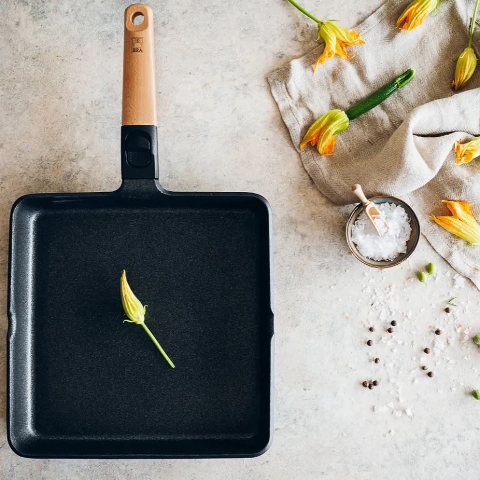 Grill liso antiadherente y mango madera desmontable Market BRA