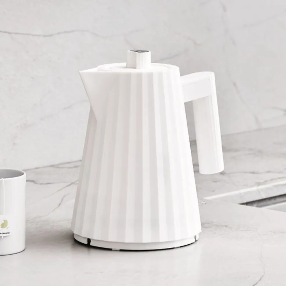 Hervidor eléctrico pequeño Plisse Alessi