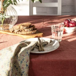 Mantel Linen Collection de Laura Ashley