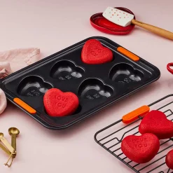 Molde 6 bizcochos corazón con mensaje Le Creuset
