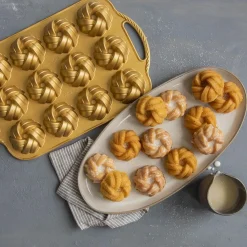 Molde Braided Bundtlette Pan Nordic Ware 75º Aniversario