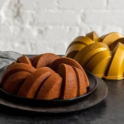 Molde Braided Bundt Pan Nordic Ware 75º Aniversario