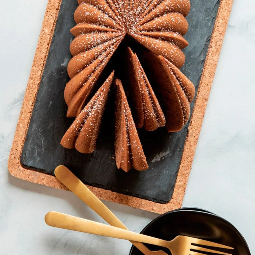 Molde Classic Fluted Loaf Nordic Ware