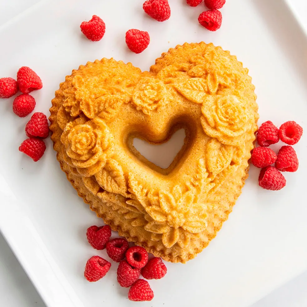 Molde corazón floral Bundt Nordic Ware
