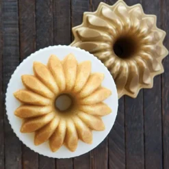 Molde de aluminio Lotus Bundt Nordic Ware