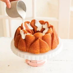 Molde Magnolia Bundt Nordic Ware