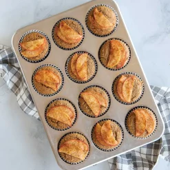 Molde para magdalenas con tapa Naturals® Nordic Ware