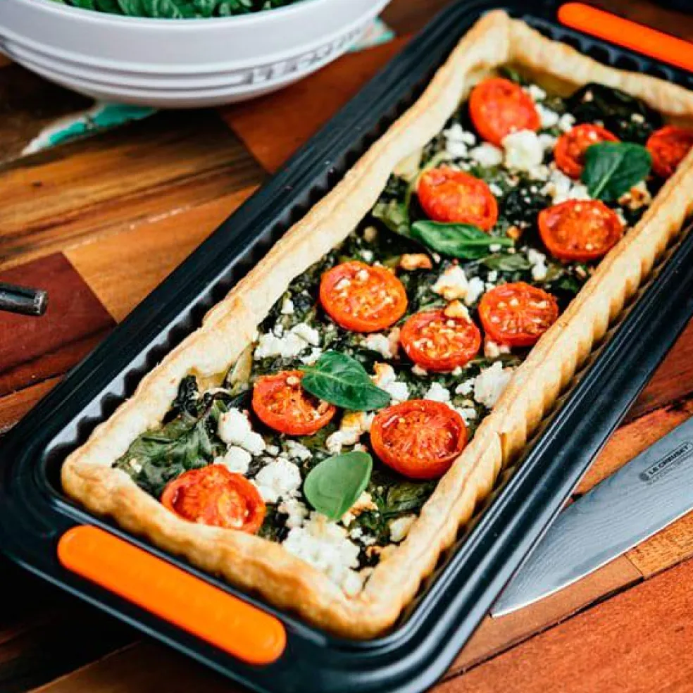 Molde rectangular antiadherente con base extraible Le Creuset