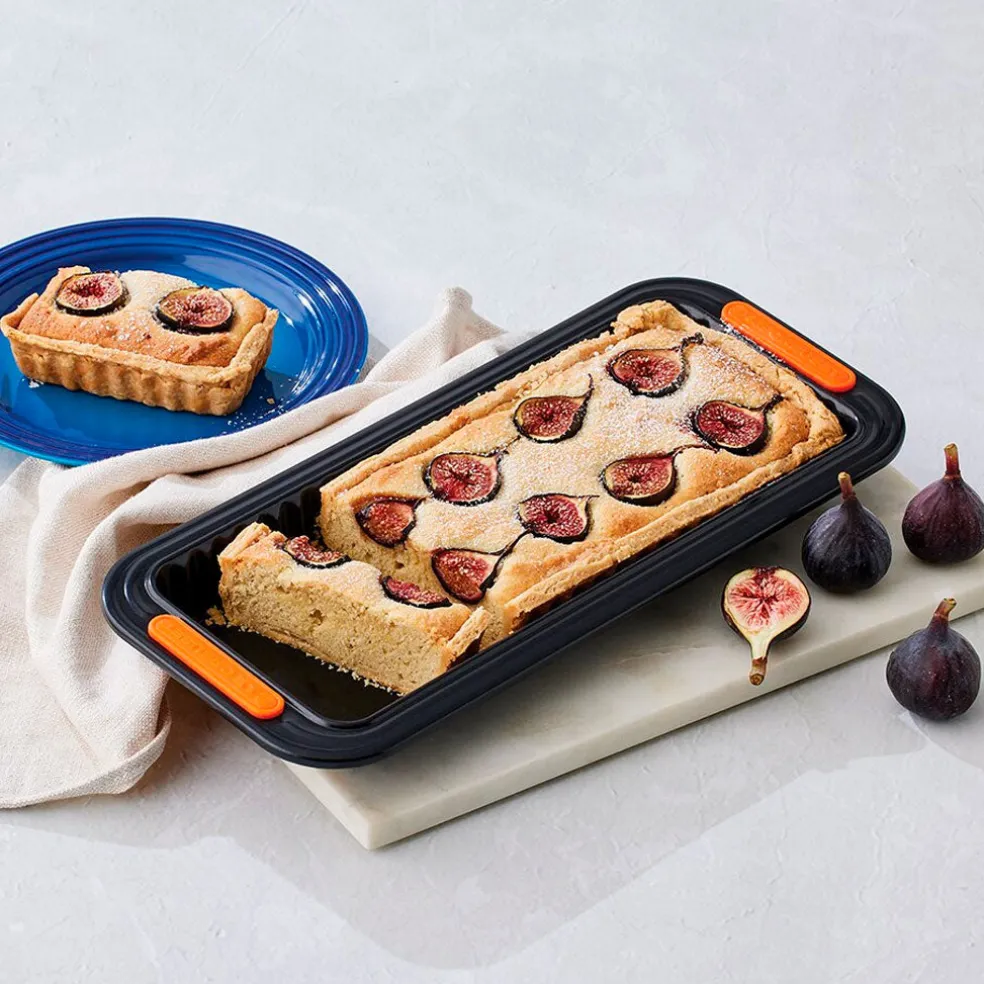 Molde rectangular antiadherente con base extraible Le Creuset