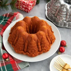 Molde Very Merry plateado Bundt Nordic Ware