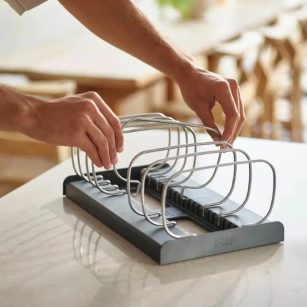Organizador de cocina para moldes, bandejas y sartenes DraweStore Joseph Joseph