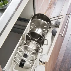 Organizador para tapas y sartenes extensible Yamazaki