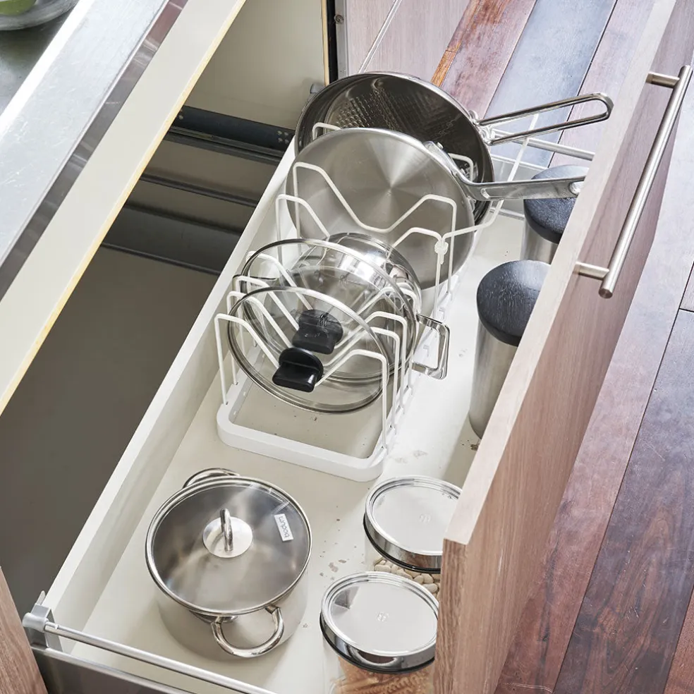 Organizador para tapas y sartenes extensible Yamazaki