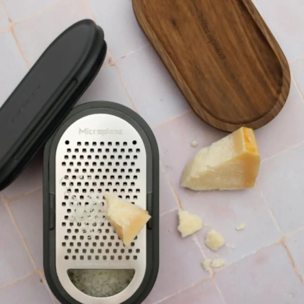 Rallador con contenedor y dos tapas Microplane