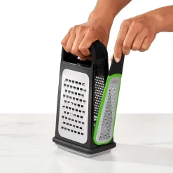 Rallador de 3 caras y zester extraíble OXO