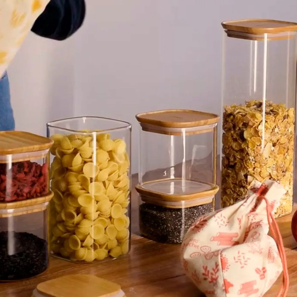 Recipientes herméticos de cristal con tapa de bambú Pebbly