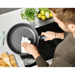 Sartén antiadherente con exterior inox Adamant® Premium Fissler