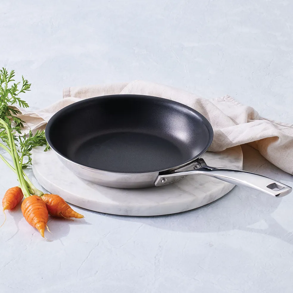 Sartén baja antiadherente 3-PLY Classic Le Creuset