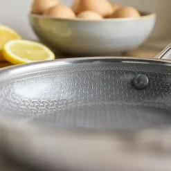 Sartén cerámica de acero inoxidable tricapa con fondo de nido de abeja Apex GreenPan