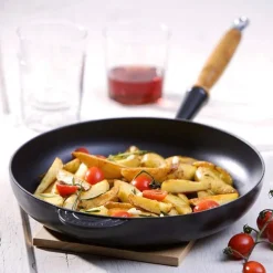 Sartén de hierro con mango de madera Le Creuset