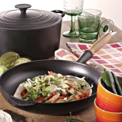 Sartén de hierro con mango de madera Le Creuset