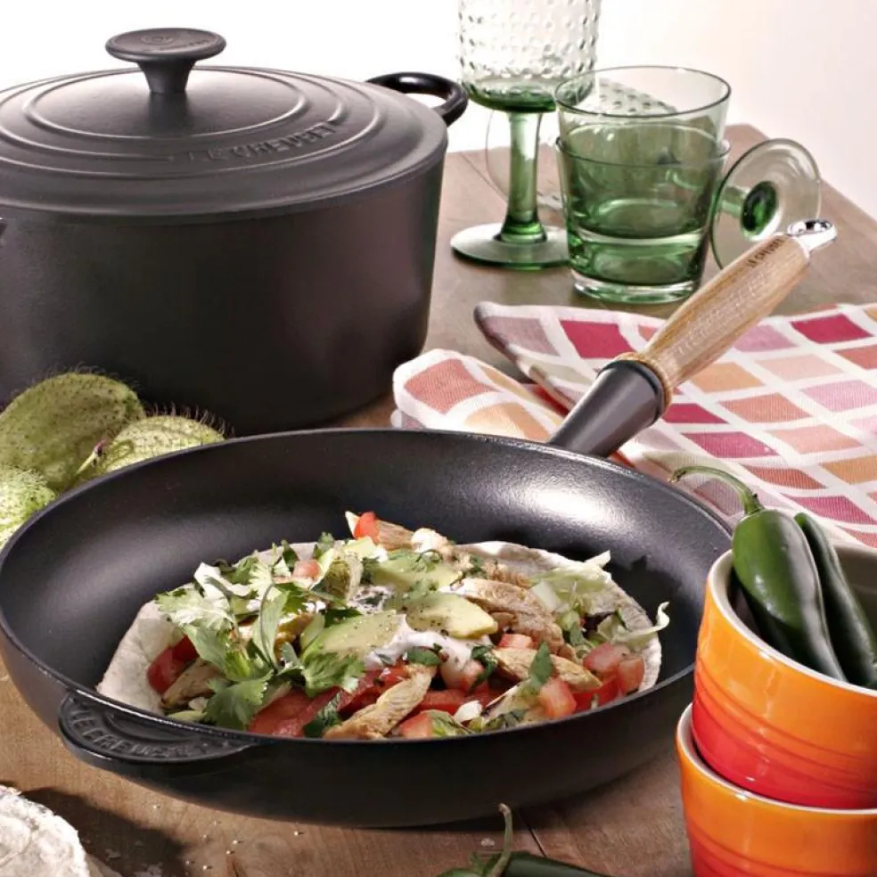 Sartén de hierro con mango de madera Le Creuset