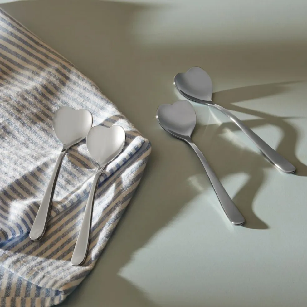 Set de 4 cucharillas de café con forma de corazón Love Caffe Alessi