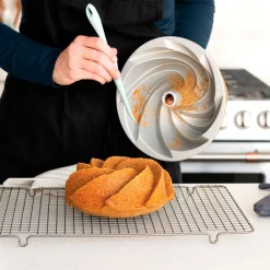 Set para desmoldar y servir Nordic Ware: hoja para desmoldar, para glasear y cortar