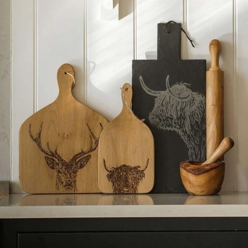 Tabla colgante para cortar y servir de madera de roble Selbrae